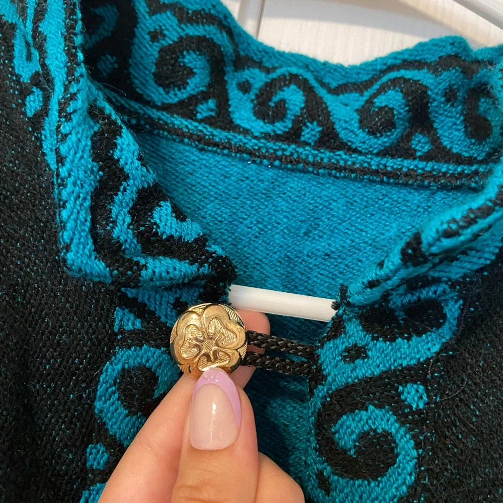 Black and Teal Floral Poncho - Picture 3 of 3